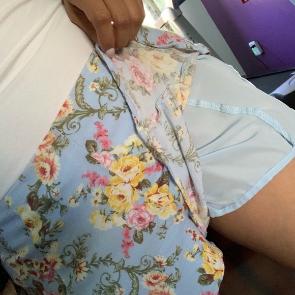 Flowered print shorts - Picture 4 of 5